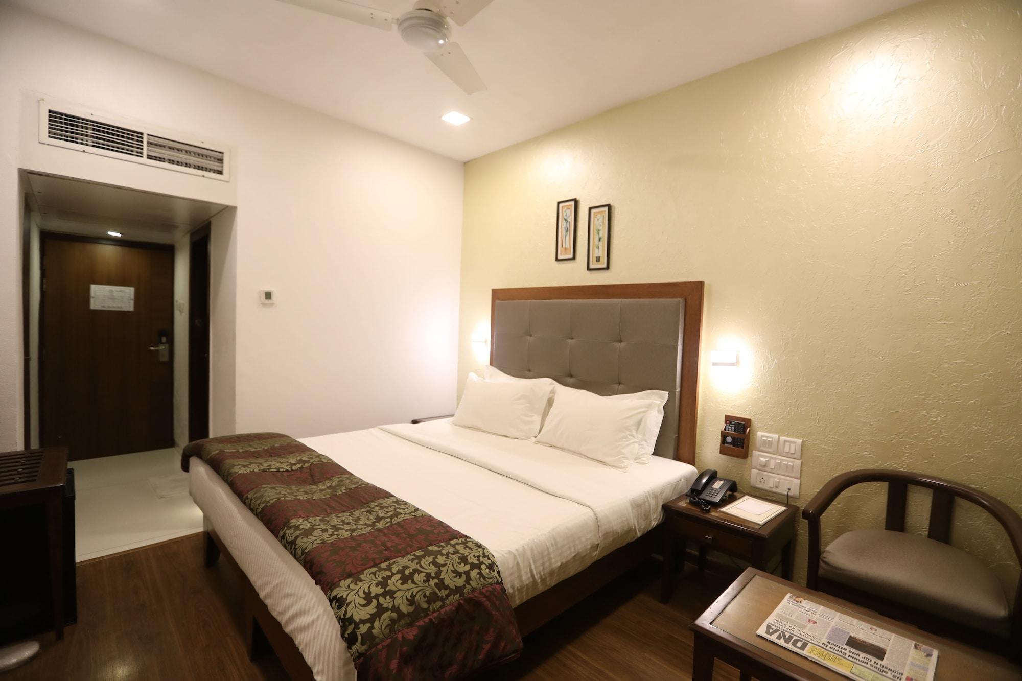 Citizen Hotel Мумбай Екстериор снимка