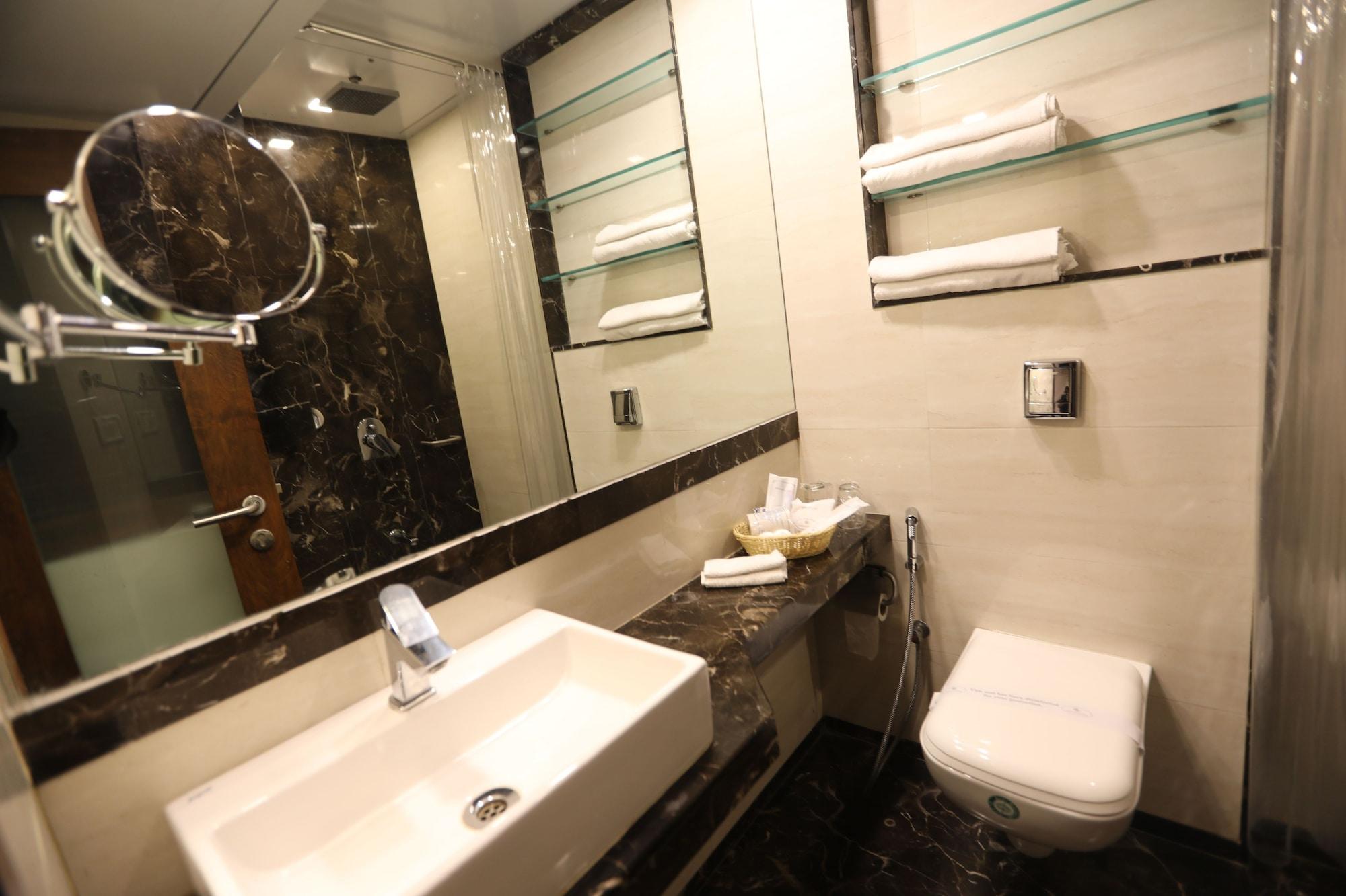Citizen Hotel Мумбай Екстериор снимка