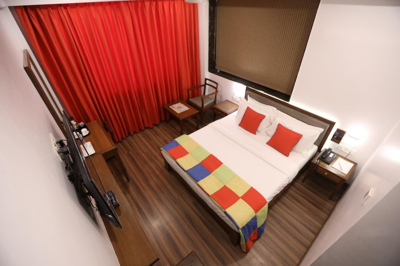 Citizen Hotel Мумбай Екстериор снимка