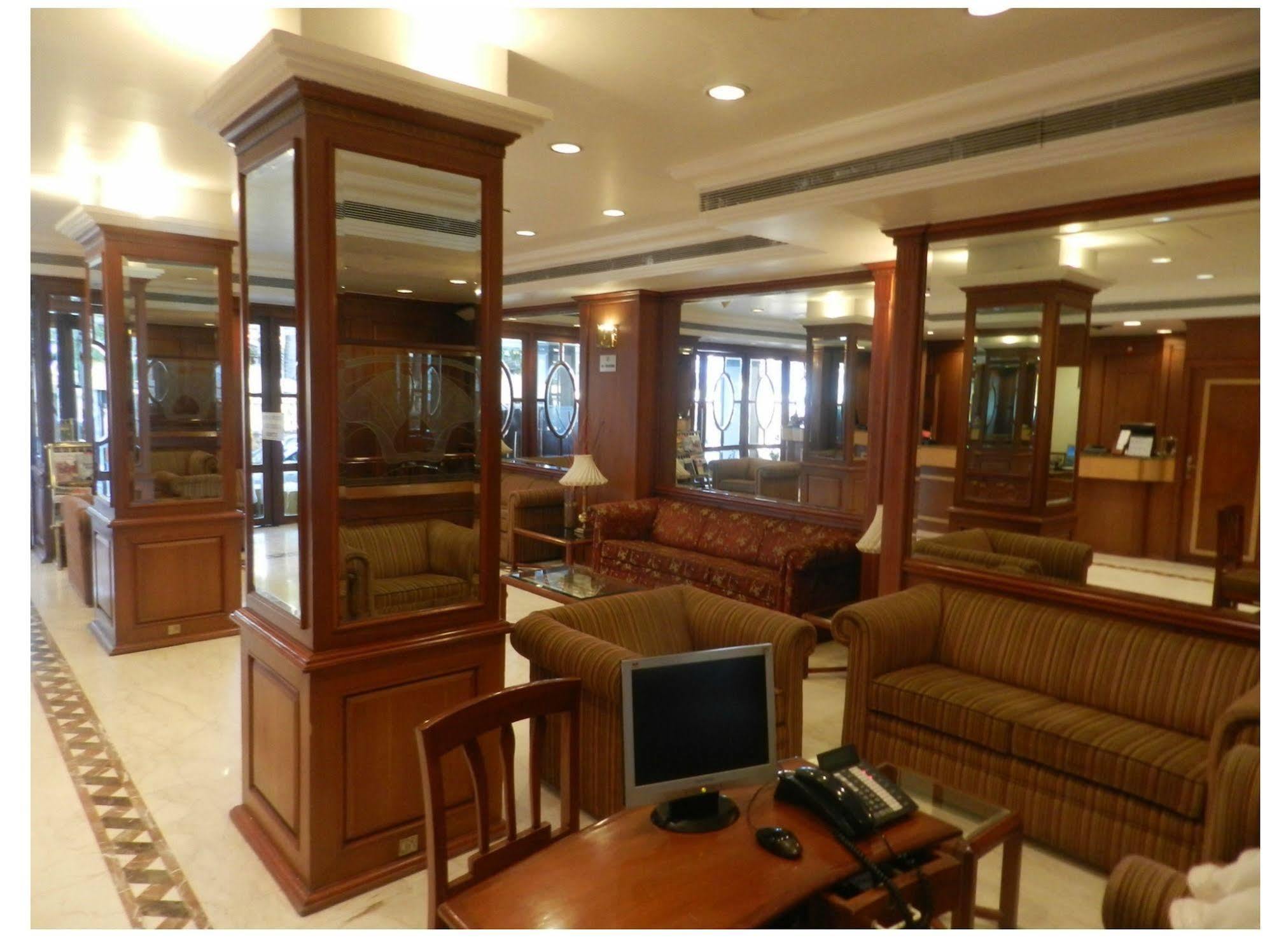 Citizen Hotel Мумбай Екстериор снимка