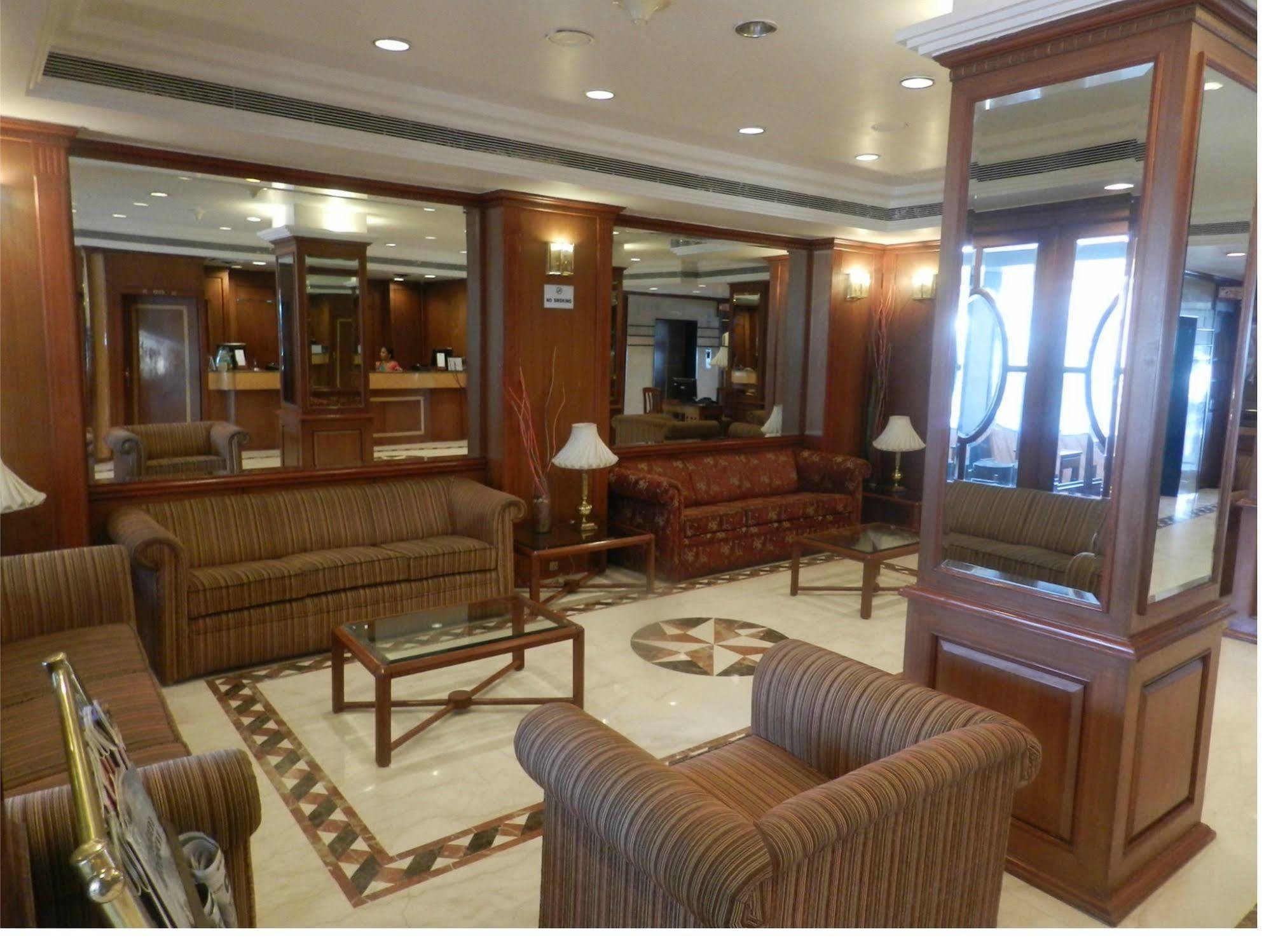 Citizen Hotel Мумбай Екстериор снимка